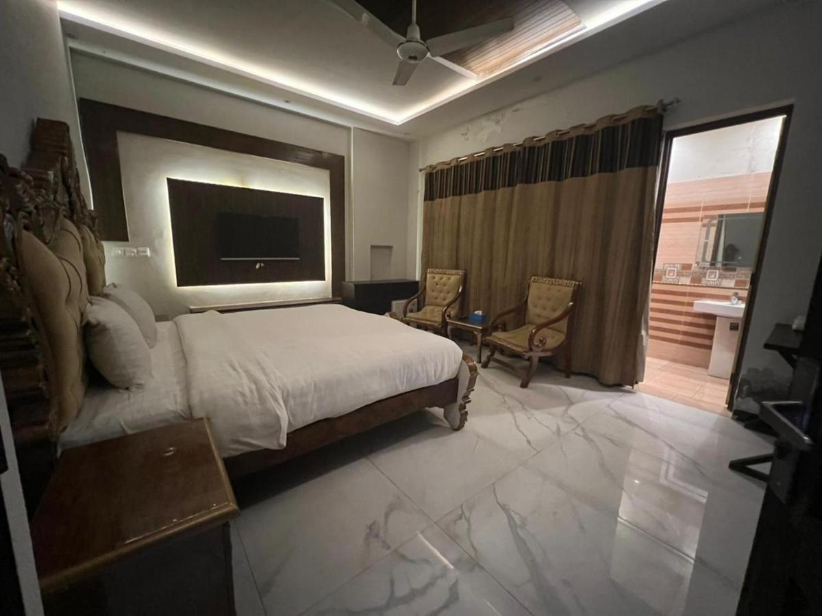 Palm Tree Hotel 拉合尔 外观 照片